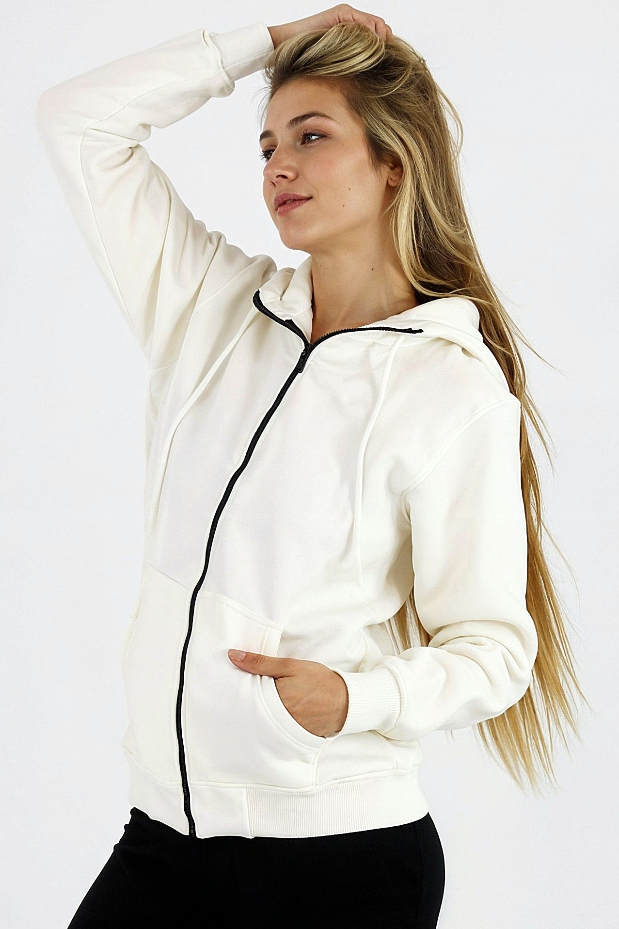 Basic Zipped Hoodie
